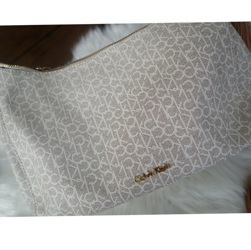 Calvin Klein monogram tassel boho medium bag - Picture 5 of 8